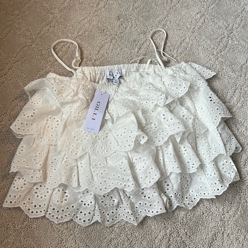 Eyelet top